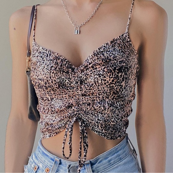 UO Sophie Ruched Cropped Tank Top - Picture 1 of 3